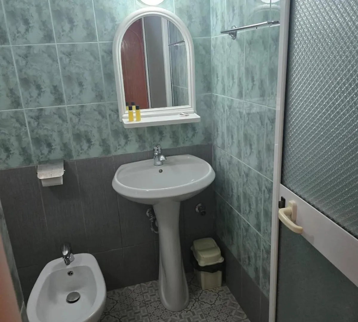 Hotel Belvedere Πόγραδετς 2*,  Αλβανία